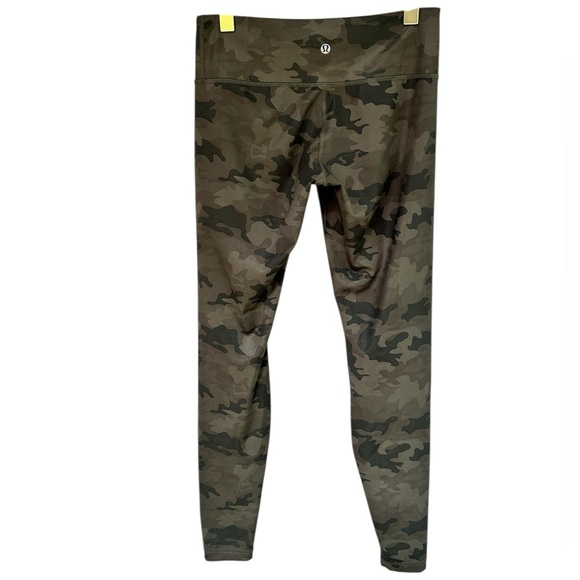 Lululemon Wunder Under Pant Full-On Luxtreme
Savasana Camo Fatigue Green, Size 6 - Picture 2 of 7